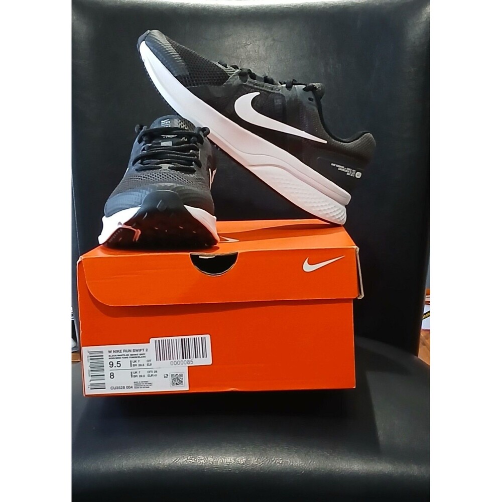 Nike Run Swift 2. CU3528-004. Black/White. Women Size 9.5. NWB